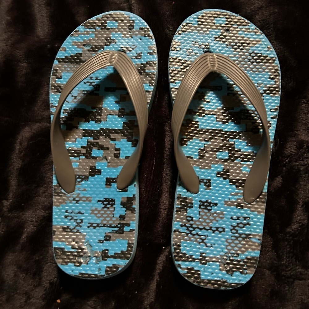 Free with Purchase - Flip Flop Sandals Size 13/1 Boys